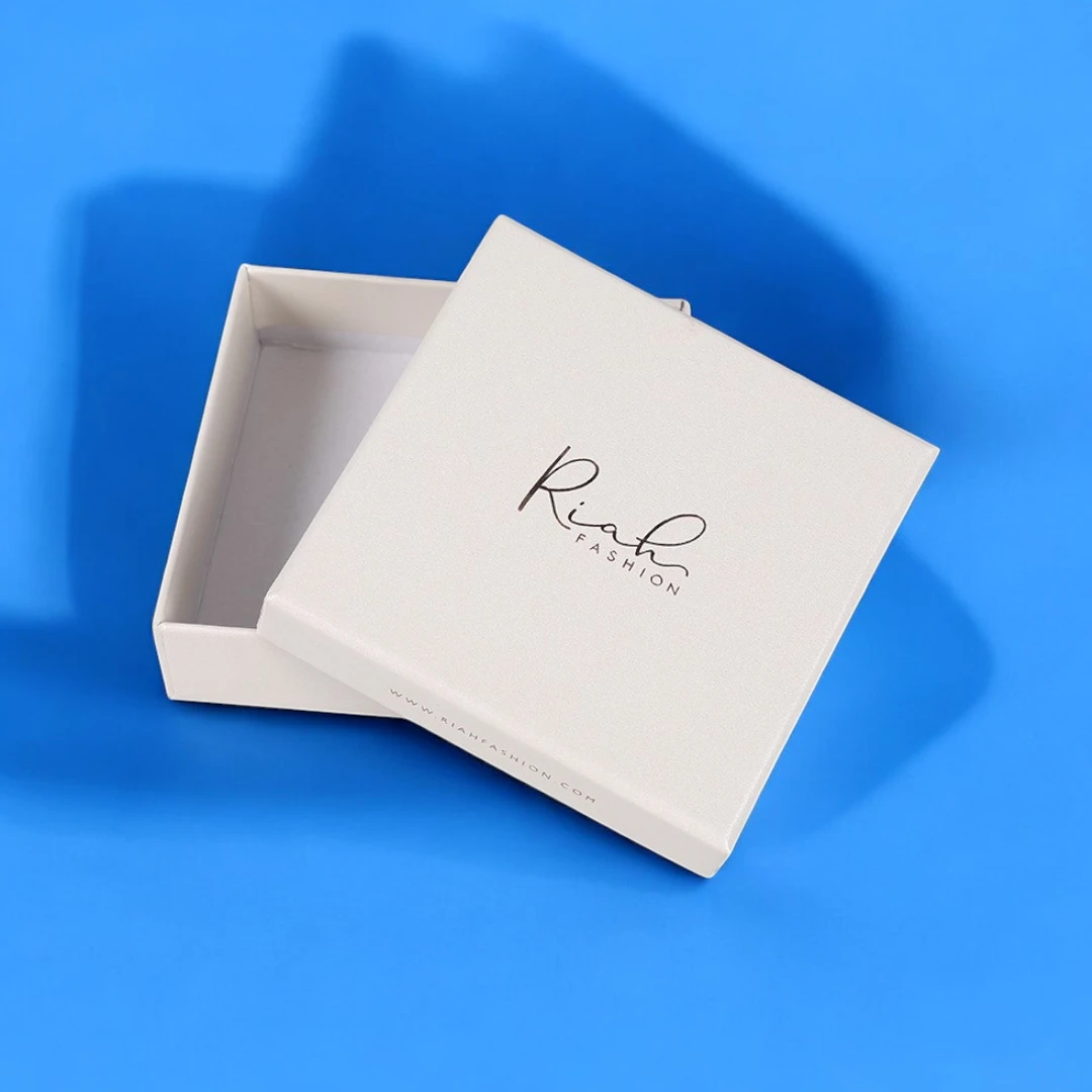 Scarf Packaging Boxes 3